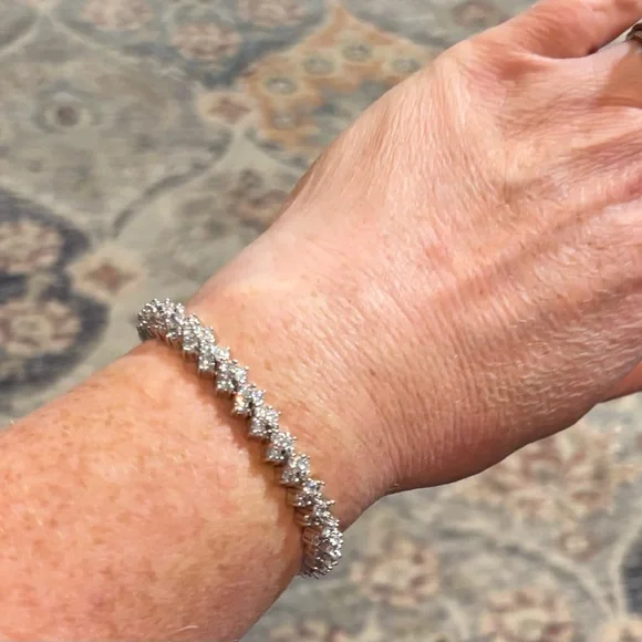 925 Sterling Silver plated White Zircon 7” Tennis Bracelet w/ Stainless Clasp - Picture 9 of 9